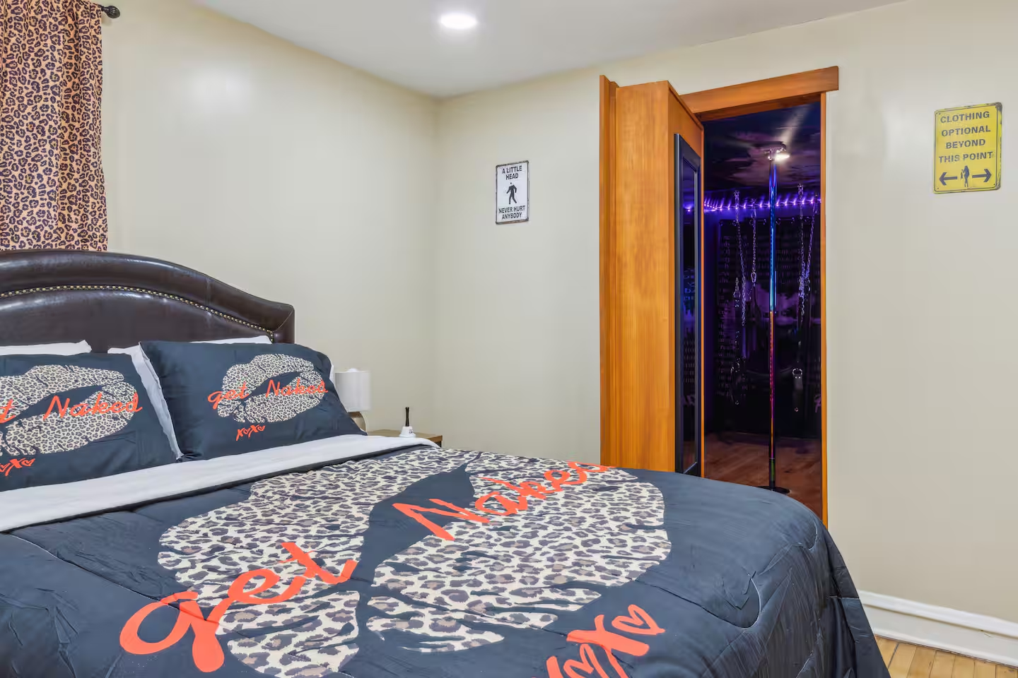 Adult Themed Bedroom Milwaukee Get Naked Suite