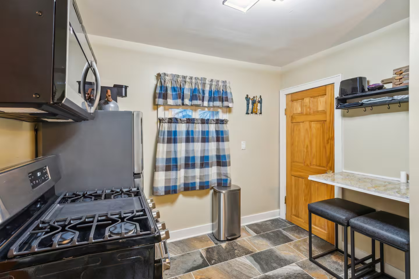 Eat In Kitchen Milwaukee Breakfast Bar